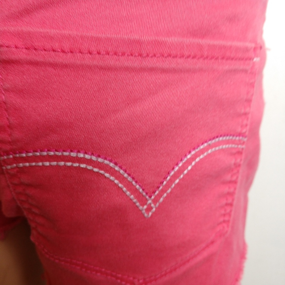 Levi's Shorty Shorts - Picture 7 of 8